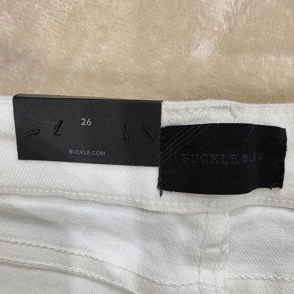 Buckle Black Fit No. 53 White Denim Shorts Size 26 NWT Frayed Mid-Rise - Picture 3 of 6